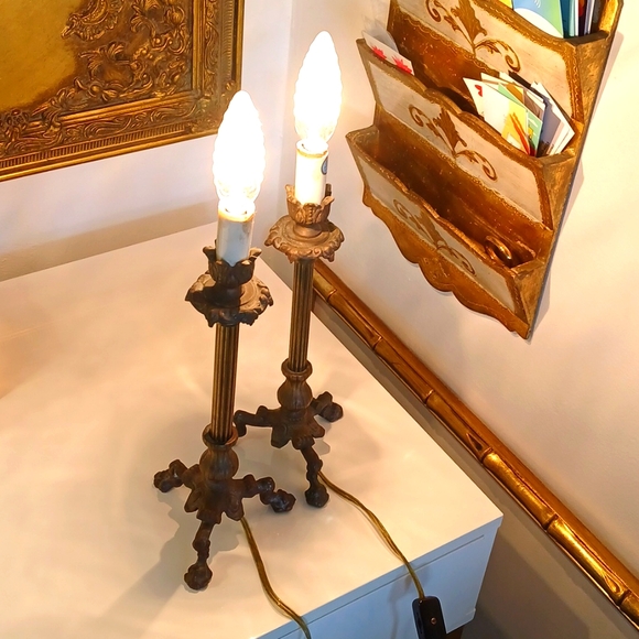 Pair of antique brass or bronze candlestick table lamps. - Picture 9 of 11